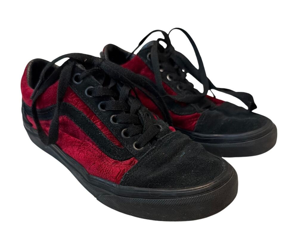 Vans Old Skool Velvet Black True Red Low Top Skate Sneakers Women's 6